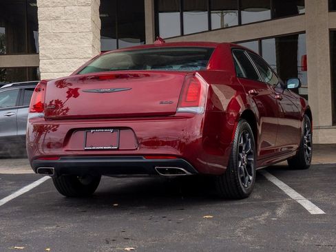 Used 2023 Chrysler 300 Touring L w/ Popular Equipment Group image 6