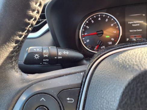 Used 2020 Toyota RAV4 XLE Premium image 14