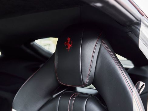 Used 2020 Ferrari 812 Superfast RWD image 45