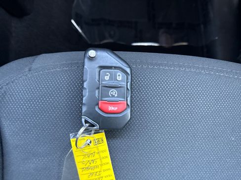 Used 2020 Jeep Wrangler Unlimited Willys image 28