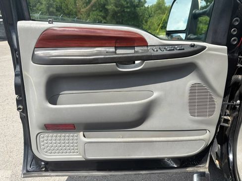 Used 2006 Ford F350 Lariat RWD image 28
