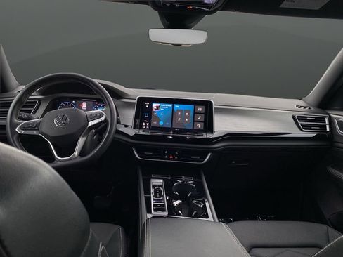 Certified 2024 Volkswagen Atlas Cross Sport SE image 5