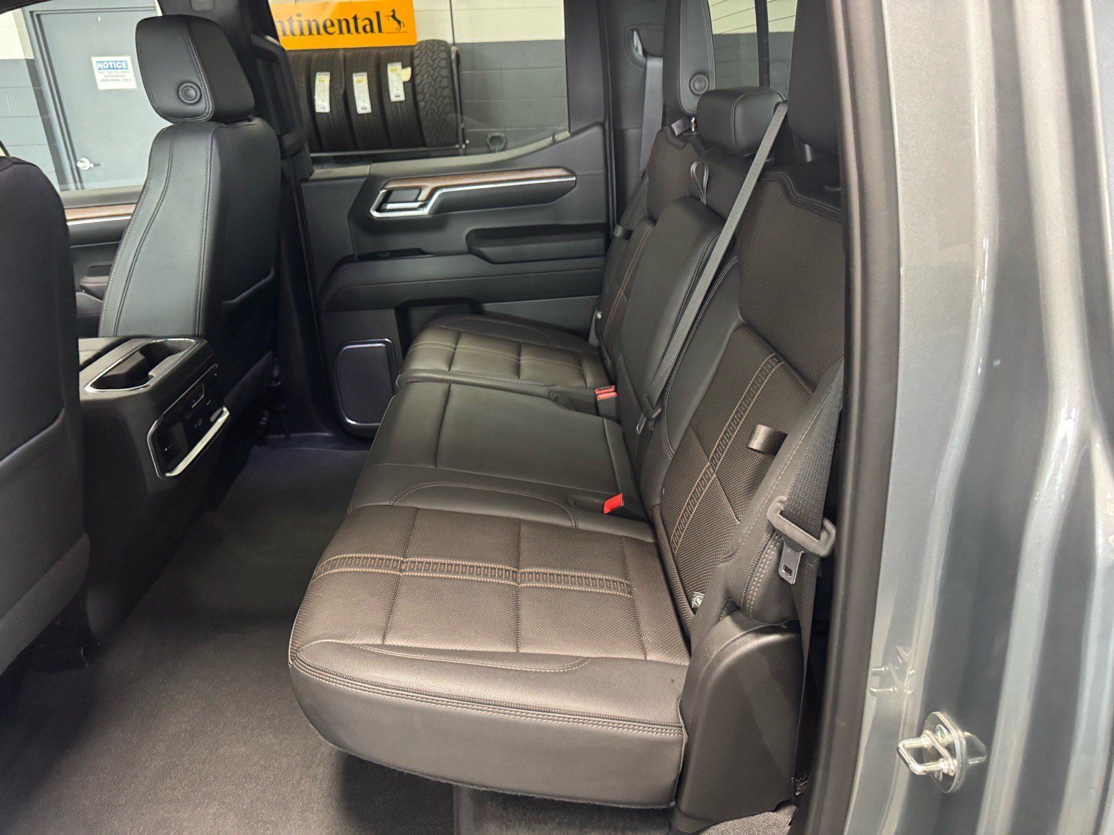 Used 2024 Chevrolet Silverado 1500 High Country w/ High Country Premium Package AWD/4WD image 11