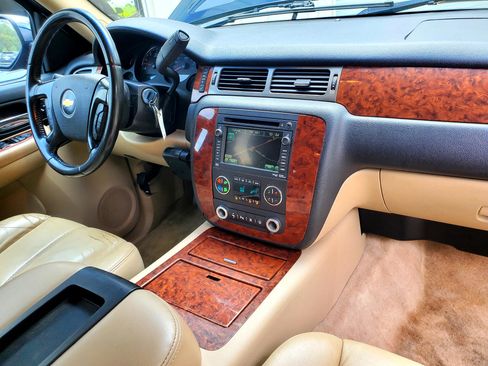 Used 2007 Chevrolet Suburban LTZ w/ LTZ Preferred Equipment Group image 27