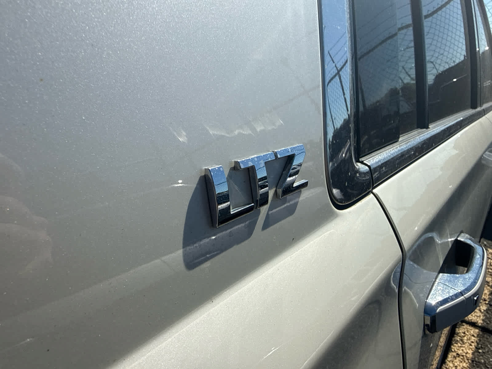 Used 2015 Chevrolet Suburban LTZ AWD/4WD image 7