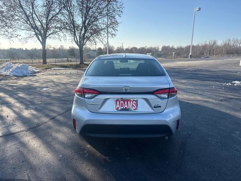 Used 2023 Toyota Corolla LE image 7