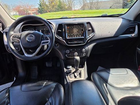 Used 2017 Jeep Cherokee Limited image 5