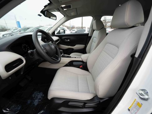 Used 2025 Honda HR-V LX image 9