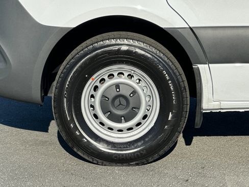 New 2025 Mercedes-Benz Sprinter 2500 image 25