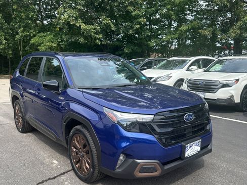 Used 2025 Subaru Forester Sport AWD/4WD image 3