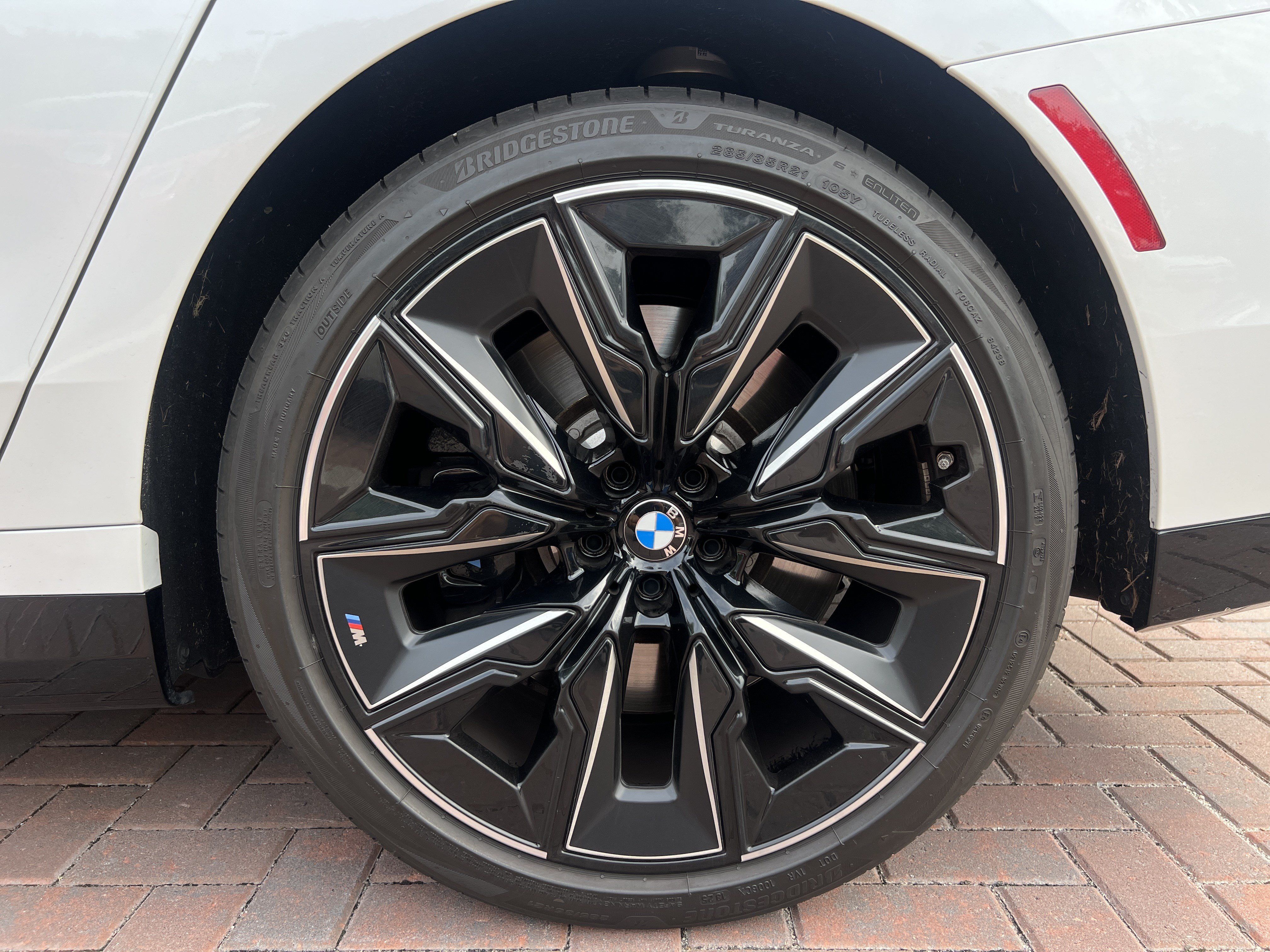 Certified 2025 BMW 760i xDrive AWD/4WD image 13