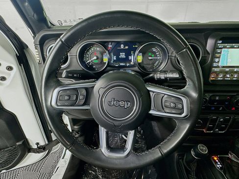 Used 2022 Jeep Wrangler Unlimited Sahara image 15