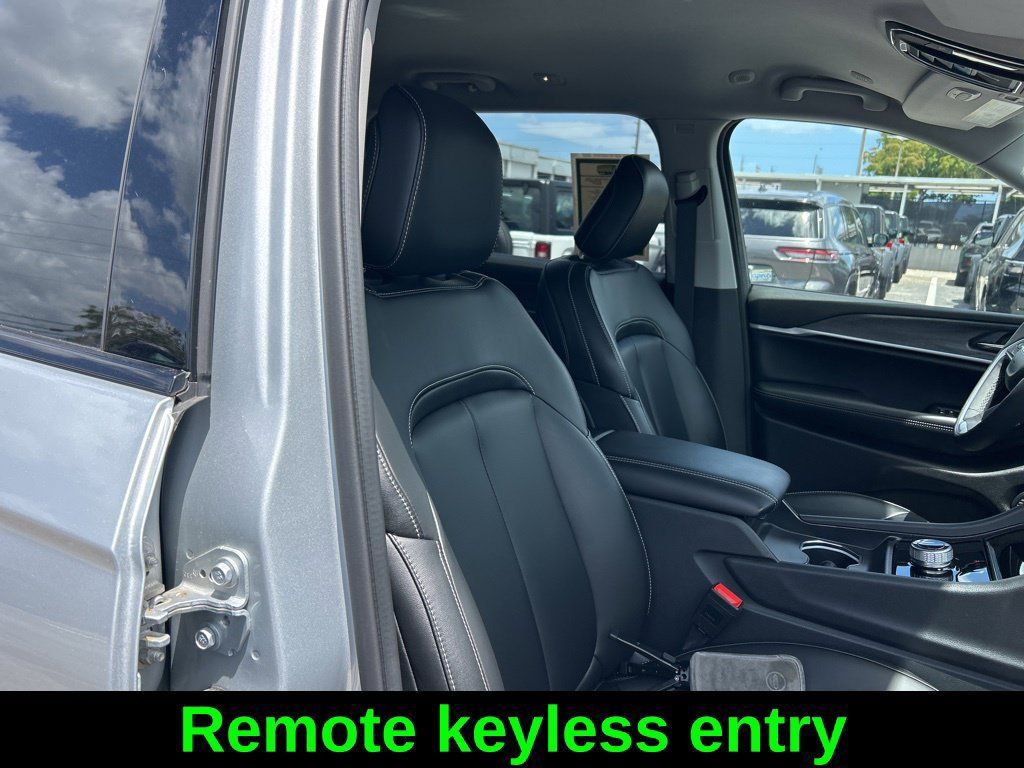 Used 2024 Jeep Grand Cherokee L Limited RWD image 23