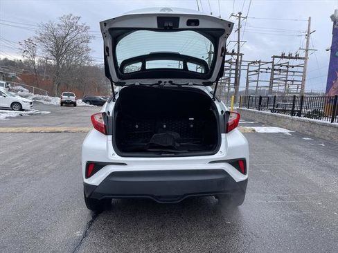 Certified 2022 Toyota C-HR XLE image 13