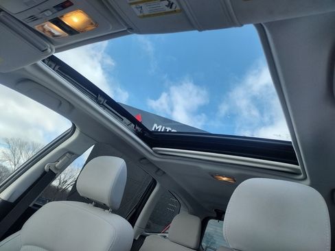 Used 2016 Subaru Forester 2.5i Premium w/ All-Weather Package image 10