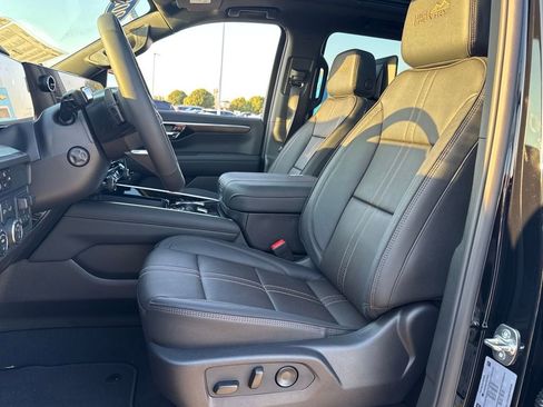 New 2026 Chevrolet Suburban High Country image 18