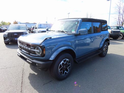 New 2025 Ford Bronco Outer Banks image 3