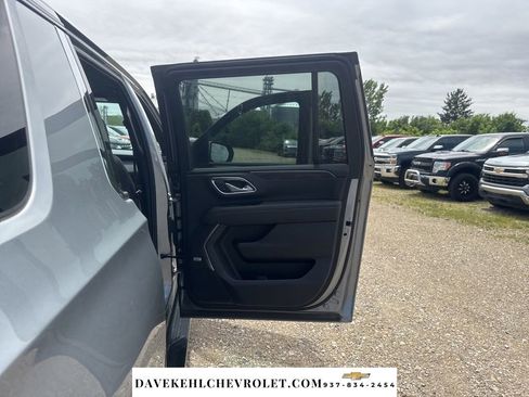 Used 2024 Chevrolet Suburban LT w/ LT Signature Package AWD/4WD image 28