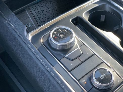 Used 2024 Ford Expedition Max XLT image 14