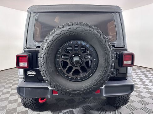 Used 2021 Jeep Wrangler Unlimited Rubicon w/ Xtreme Recon 35" Tire Package image 15