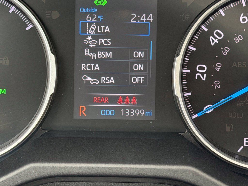 Used 2022 Toyota RAV4 XLE w/ Convenience Package AWD/4WD image 28