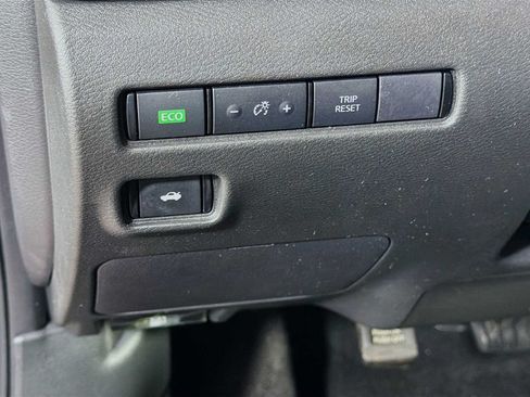 Used 2023 Nissan Sentra SV w/ All-Weather Package FWD image 8