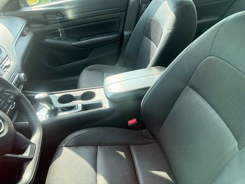 Used 2024 Nissan Altima 2.5 S FWD image 4