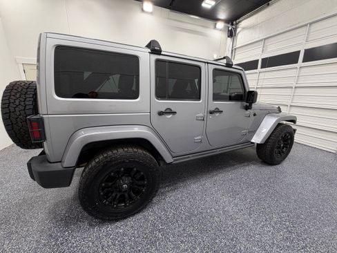 Used 2015 Jeep Wrangler Unlimited Sahara AWD/4WD image 7