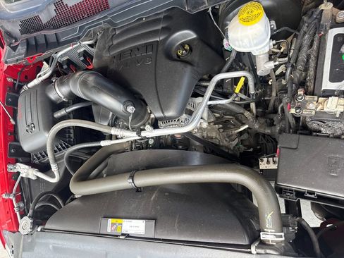 Used 2019 RAM 1500 Classic SLT AWD/4WD image 35