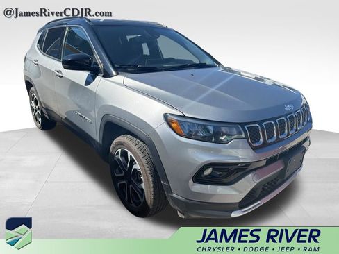 Used 2024 Jeep Compass Limited image 4