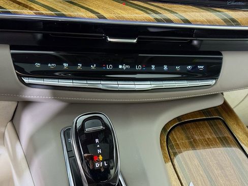 Used 2023 Cadillac Escalade Sport Platinum w/ LPO, ONYX Package AWD/4WD image 8