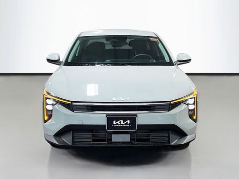 New 2026 Kia K4 LXS image 2