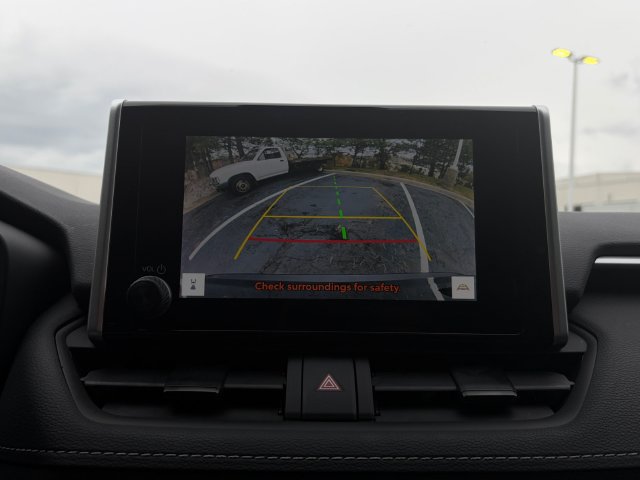 Used 2024 Toyota RAV4 LE AWD/4WD image 29