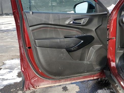 Certified 2025 Chevrolet Trax RS w/ Driver Confidence Package image 21