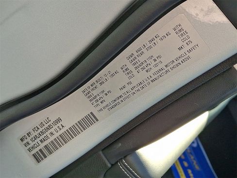 Used 2022 Jeep Grand Cherokee L Limited image 27