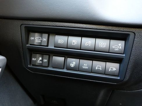 Used 2024 Toyota Sequoia Platinum image 22