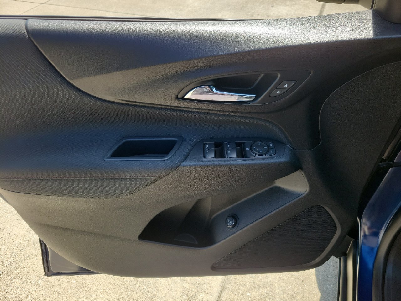 Certified 2022 Chevrolet Equinox RS w/ Infotainment Package FWD image 14