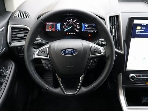 Used 2024 Ford Edge SEL image 18