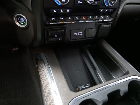 Used 2019 GMC Sierra 1500 Denali w/ Denali Ultimate Package AWD/4WD image 29