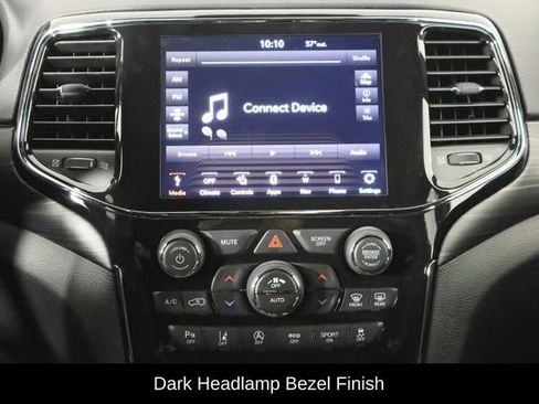 Used 2021 Jeep Grand Cherokee Laredo X image 28