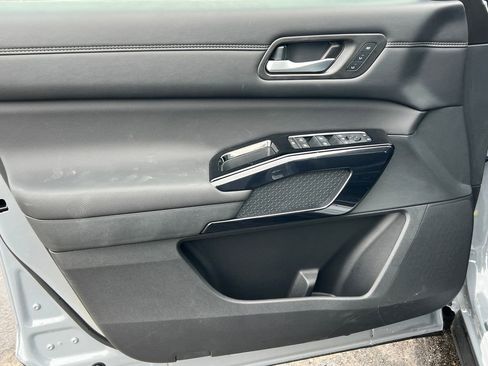 New 2026 Nissan Pathfinder Platinum w/ Lighting Package image 16