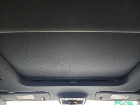 Certified 2023 Chevrolet Traverse RS image 19