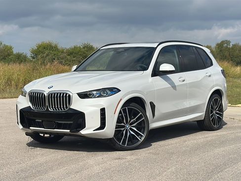 New 2026 BMW X5 sDrive40i w/ M Sport Package image 2