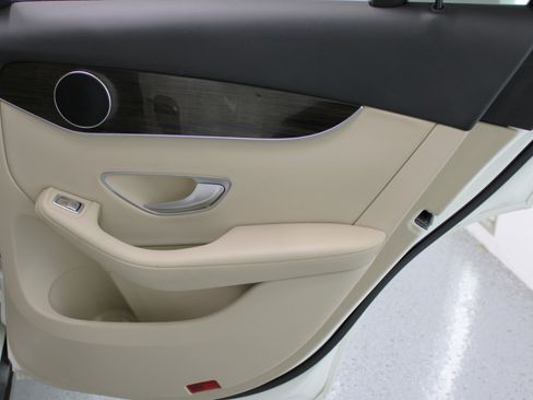 Used 2017 Mercedes-Benz GLC 300 w/ Premium 1 Package image 46