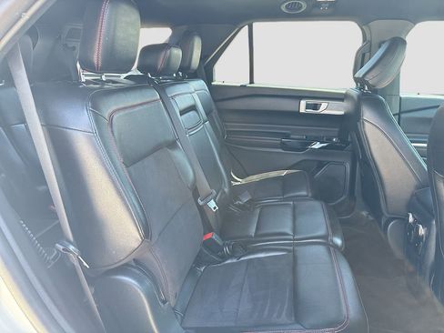 Used 2022 Ford Explorer ST-Line RWD image 30