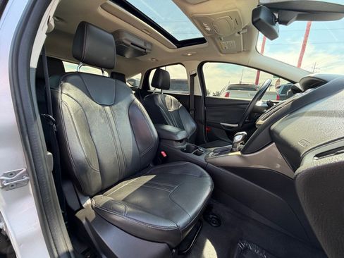 Used 2012 Ford Focus SEL FWD image 8