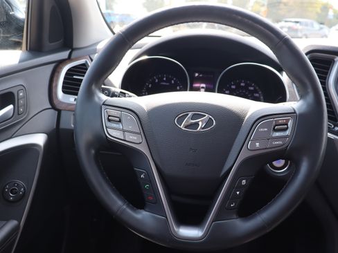 Used 2018 Hyundai Santa Fe Limited FWD image 16