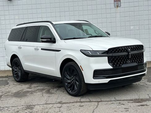 New 2026 Lincoln Navigator Reserve AWD/4WD image 29