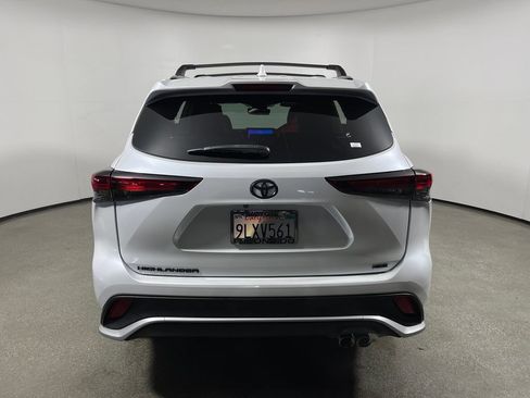 Certified 2024 Toyota Highlander XSE FWD image 4