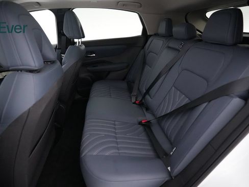 Used 2025 Nissan Ariya Platinum AWD/4WD image 22